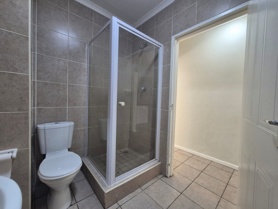 To Let 2 Bedroom Property for Rent in Protea Heights Western Cape